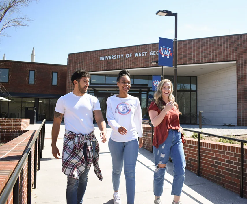 Students walking outside Newnan Campus
