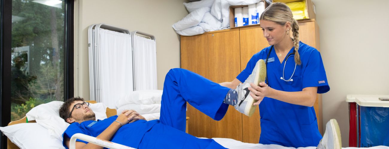 cna students in clinical lab